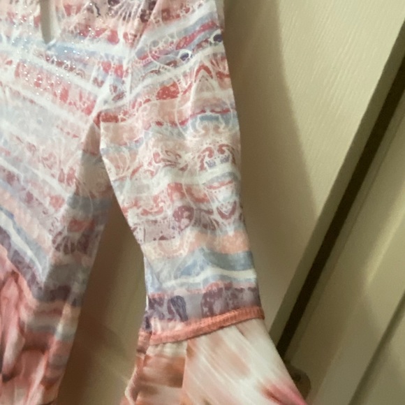 Multi-Colored Ruffle-Sleeved Tunic - Picture 2 of 4